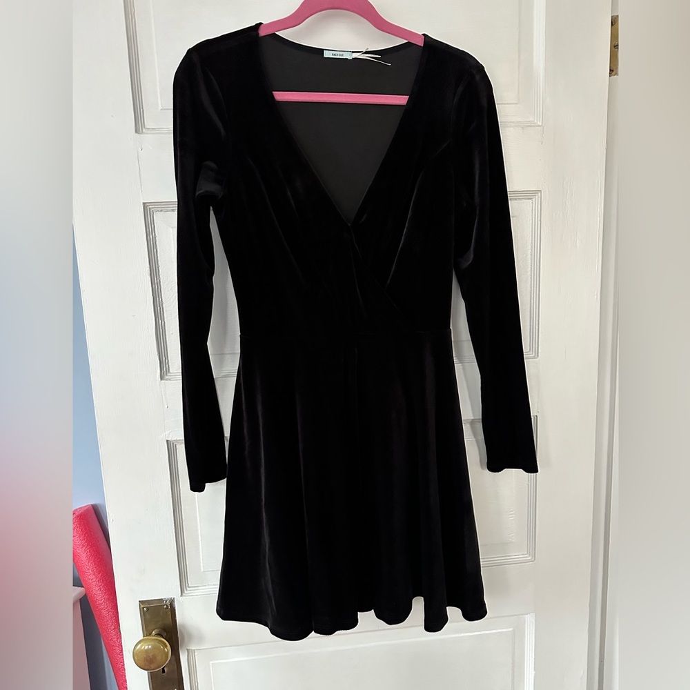 EUC URBAN OUTFITTERS BLACK VELVET DRESS SIZE MED